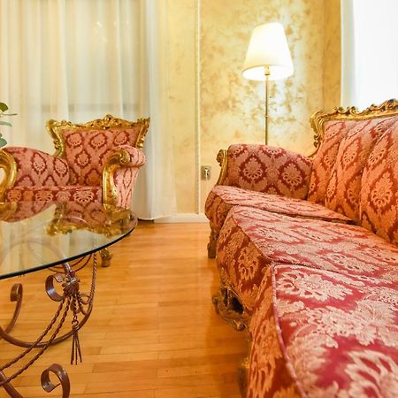The Museum - Wonderful Super Central Apartment 부쿠레슈티 외부 사진